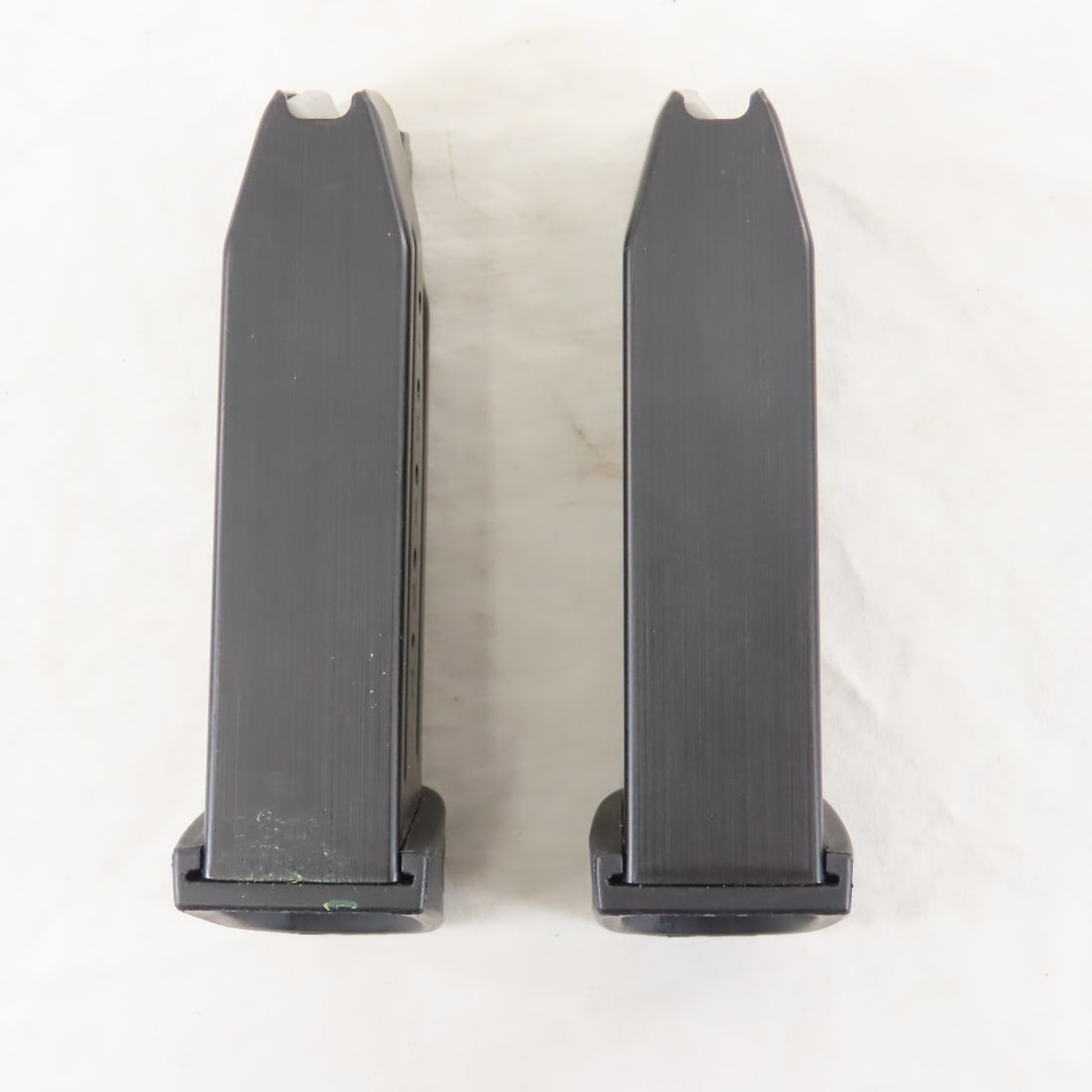 4 Smith & Wesson 9mm magazines - 5