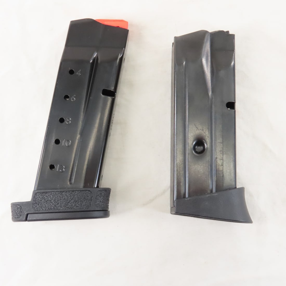 4 Smith & Wesson 9mm magazines - 9