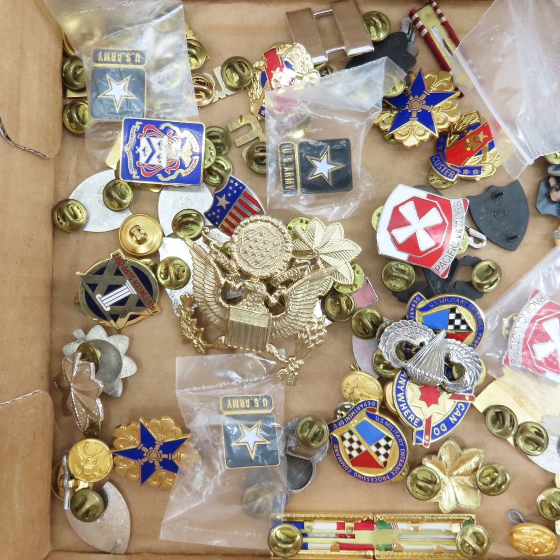 US Military Medals and Medallions - 12