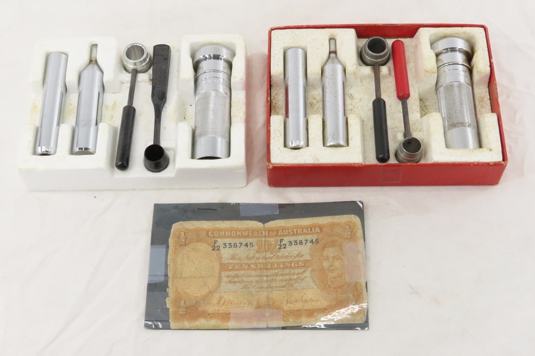 Reloading Supplies & Australian 10 Shilling Note (1 of 9)