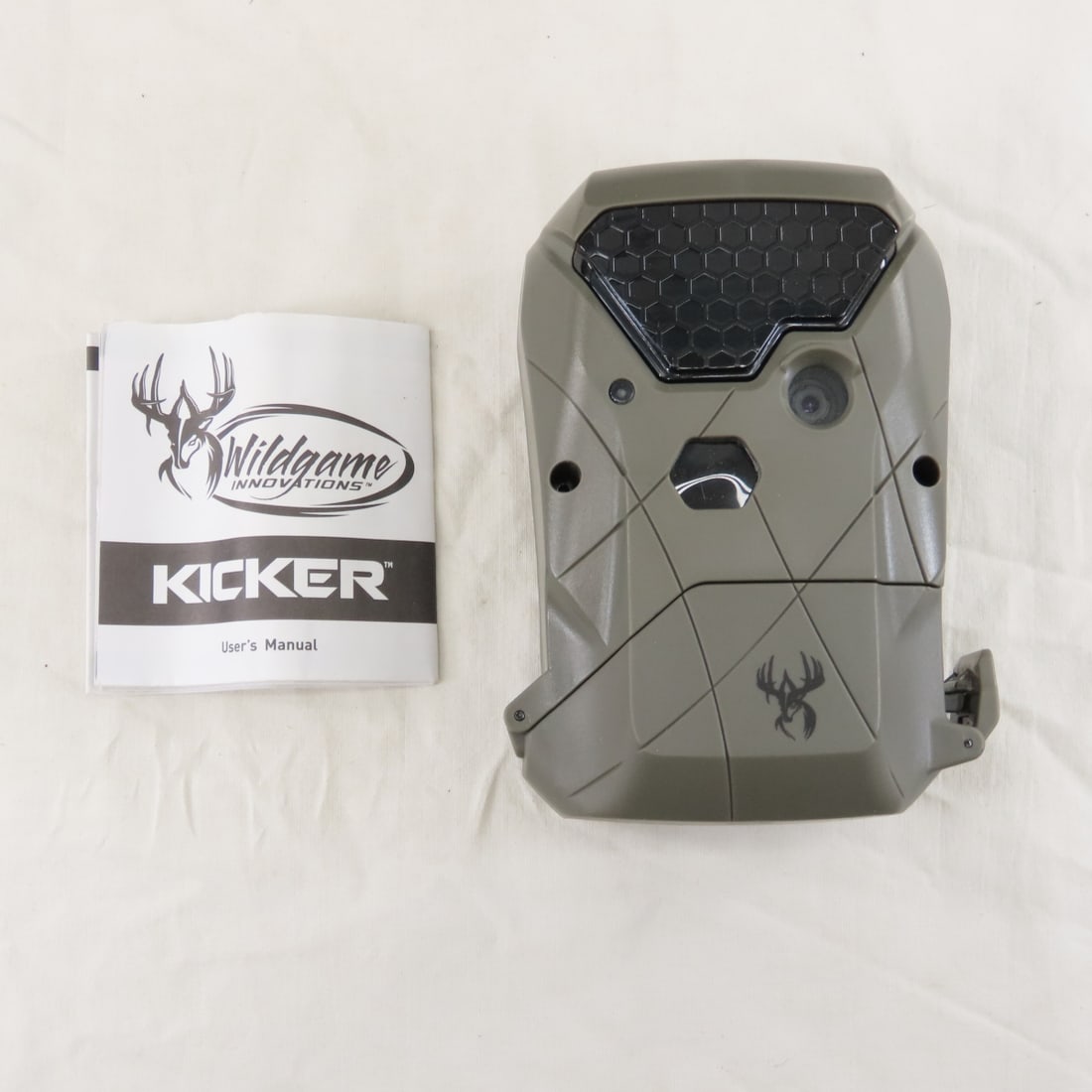 Wild game Trail Cam and 4 Shooting Bags - 2