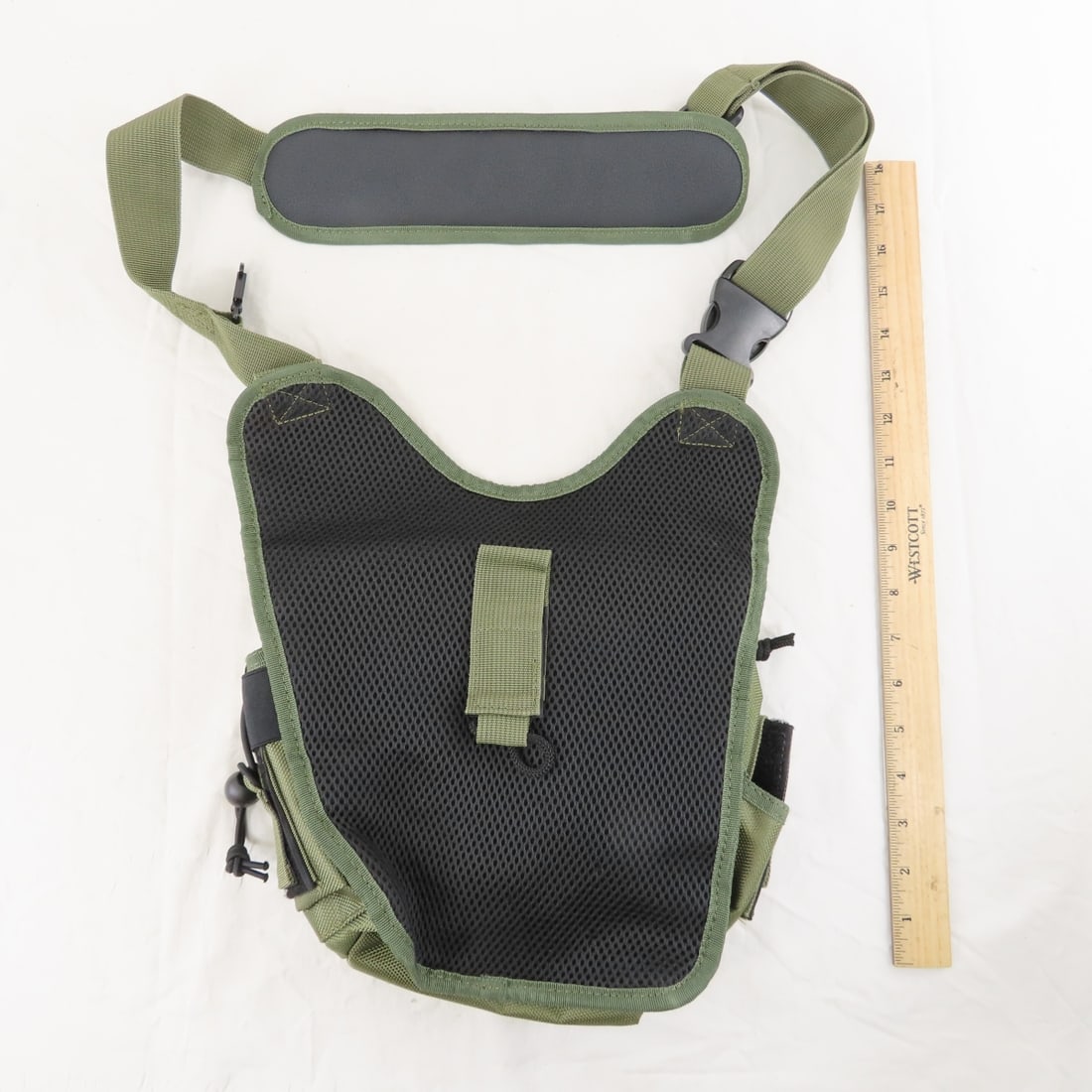 Wild game Trail Cam and 4 Shooting Bags - 7