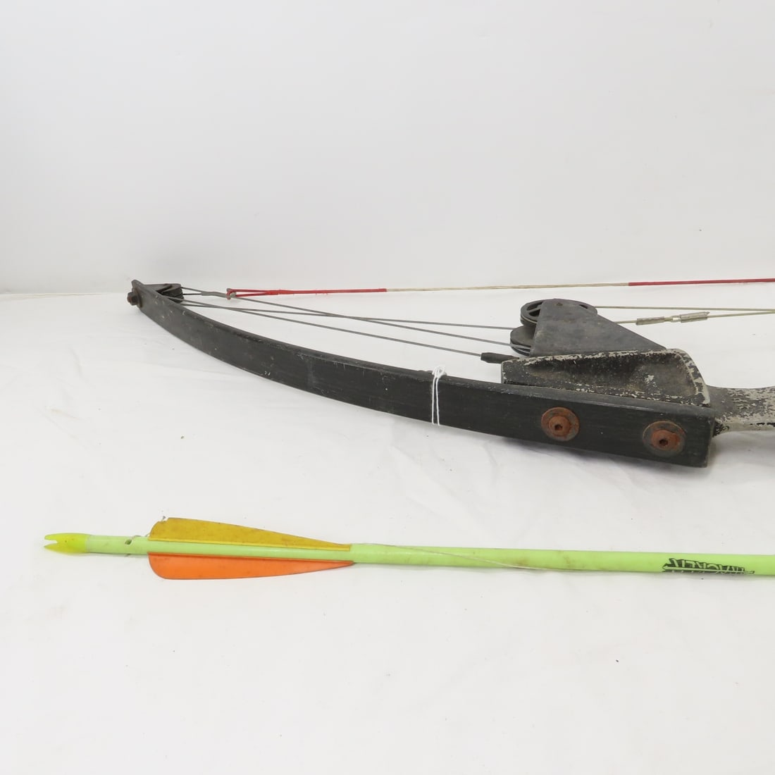 Herter's Compound Fishing Bow with Arrow - 3