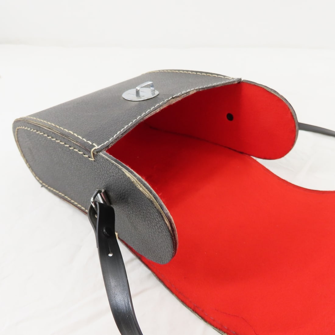 JC Penney RTC 8/40 Wide Angle Binoculars in Case - 14