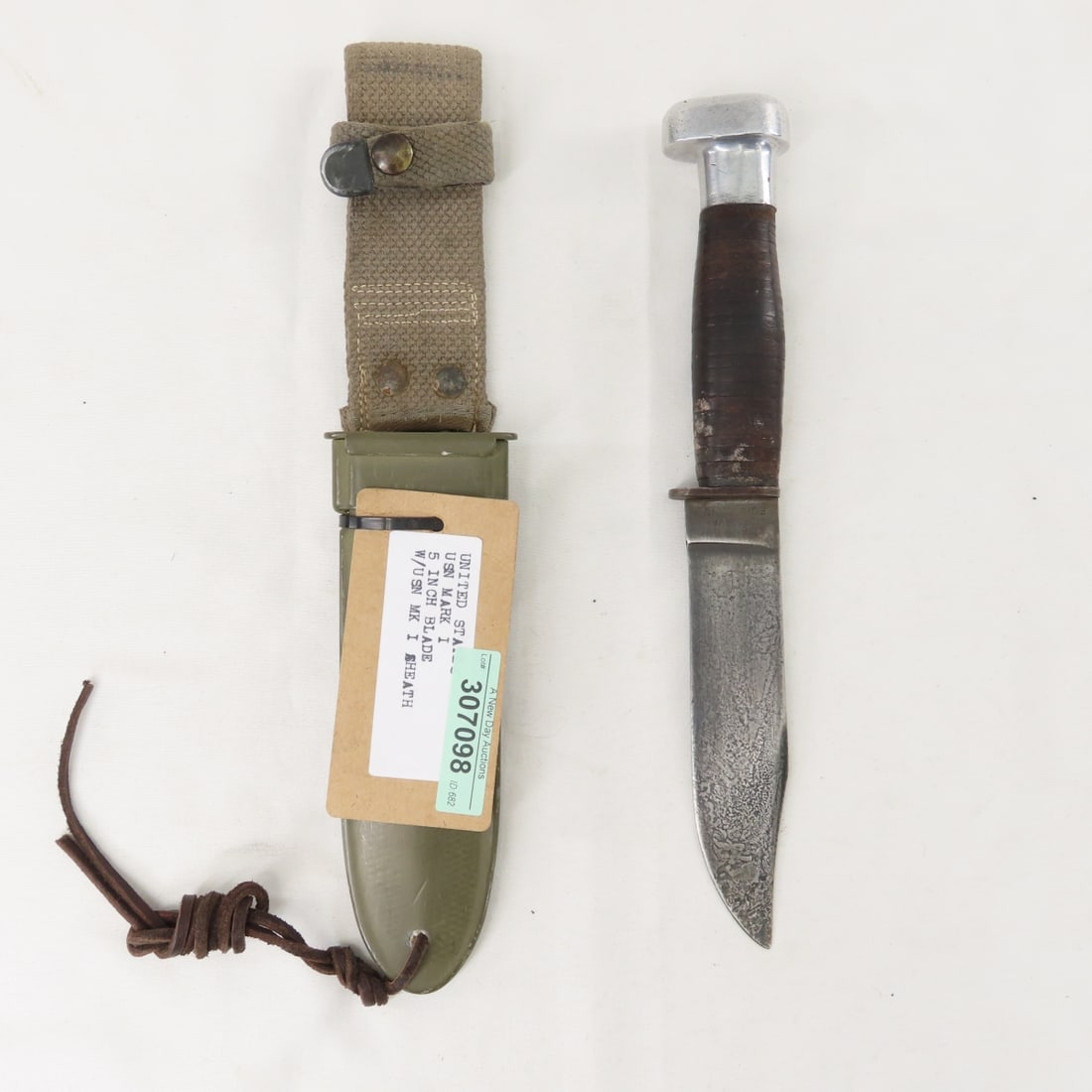 WWII US Navy MK1 USN Fighting Knife & Scabbard (1 of 19)