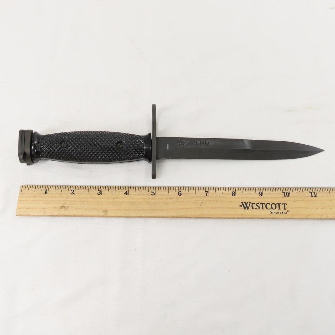 Vintage US Military Colt's M7 Bayonet & Scabbard - 2