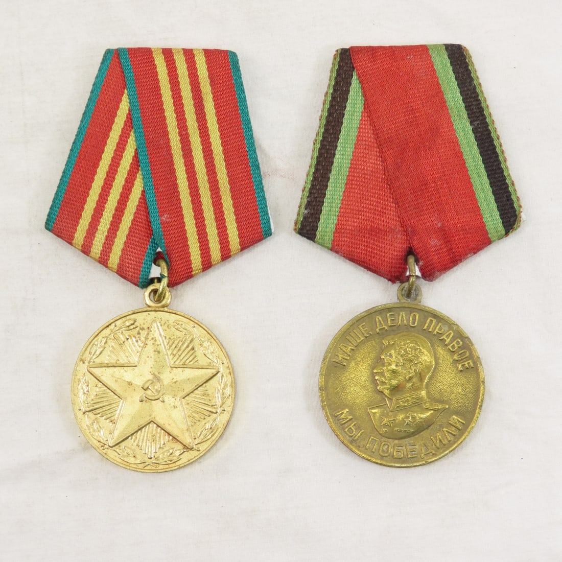 15 WWII Russian Military Medals & Hat Badge - 16