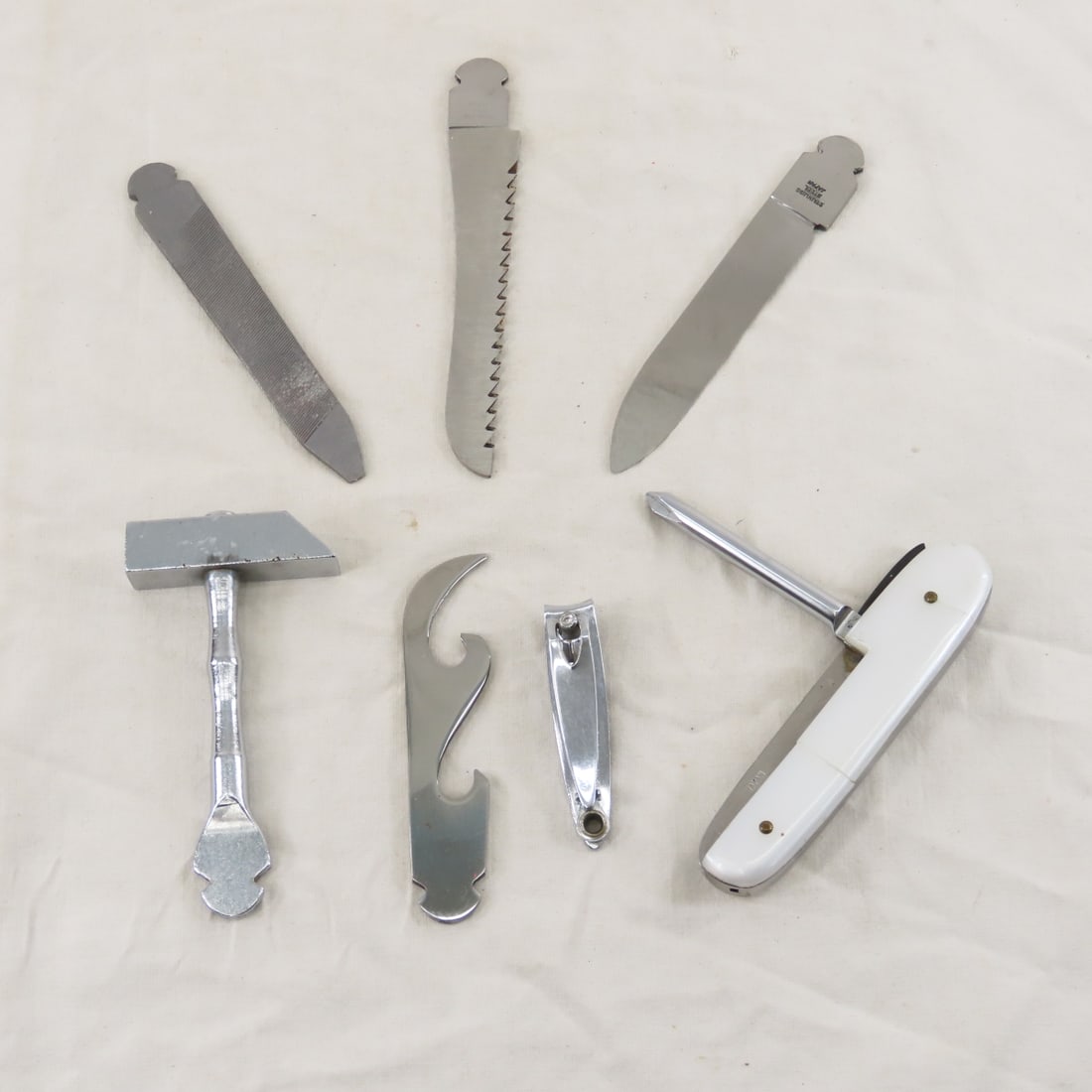 3 Guidesman Knives, Gerber Saw & More - 19