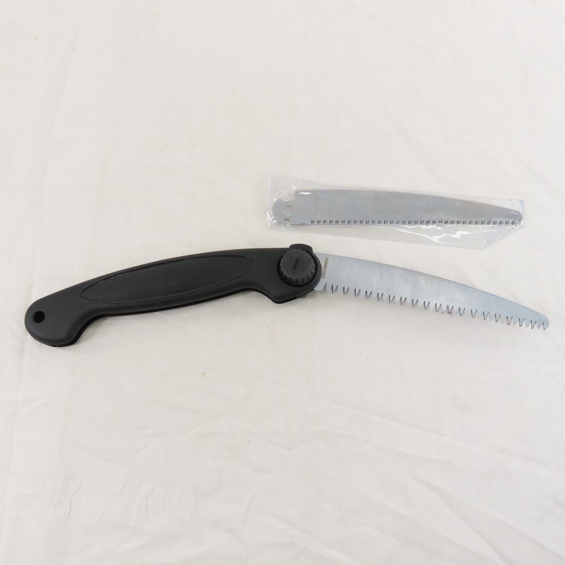 3 Guidesman Knives, Gerber Saw & More - 4