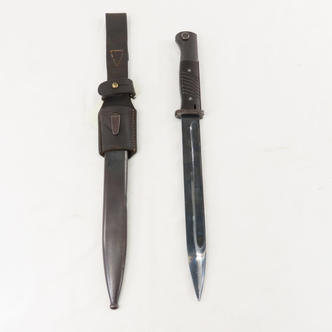 WWII K98 Durkopp Werke Bayonet, Scabbard & Frog (1 of 20)