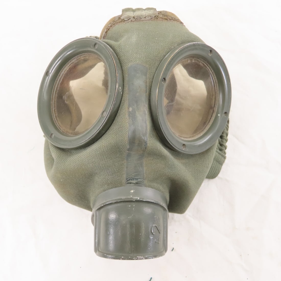 WWII German M38 Gas Mask & Canister - 2