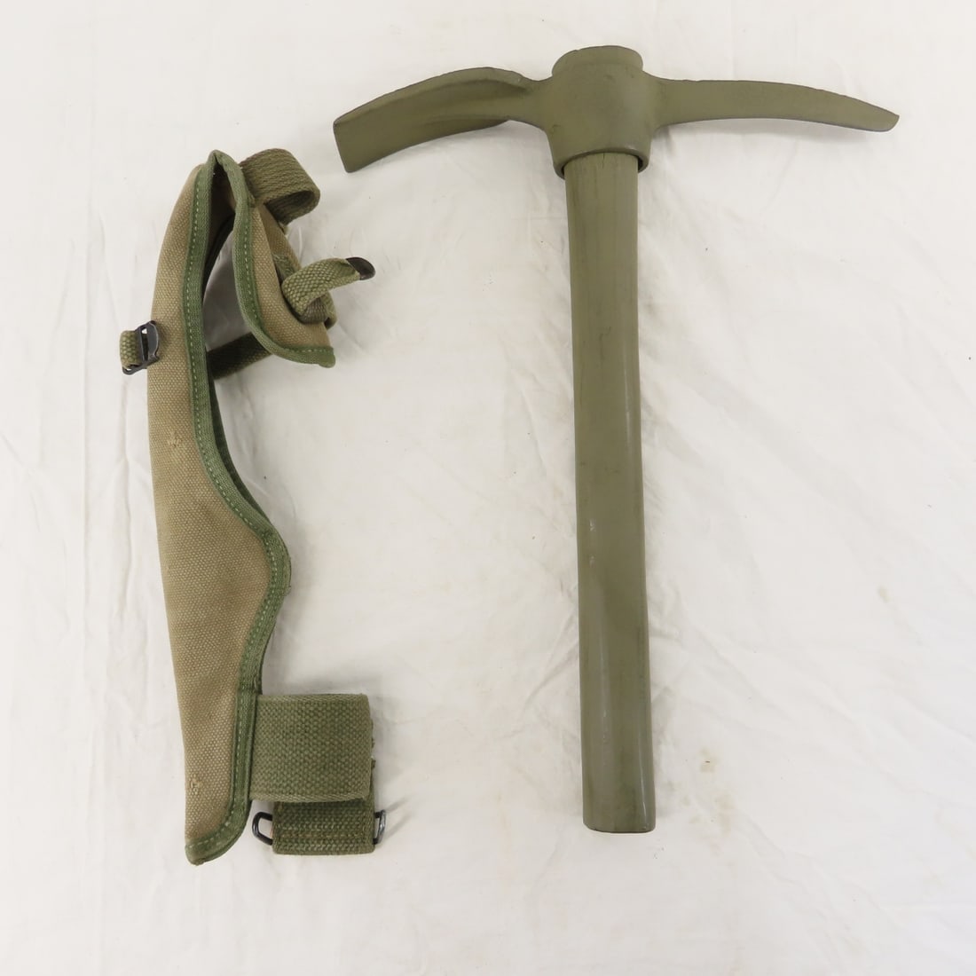 Vintage US Military Entrenching Tool, M2A1 Bag - 4