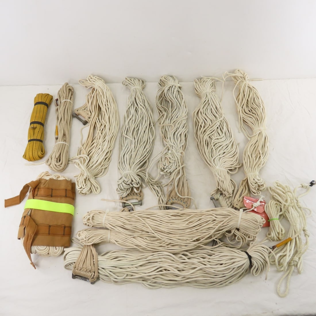 3 Small Parachutes, Paracord, Military Bags - 6