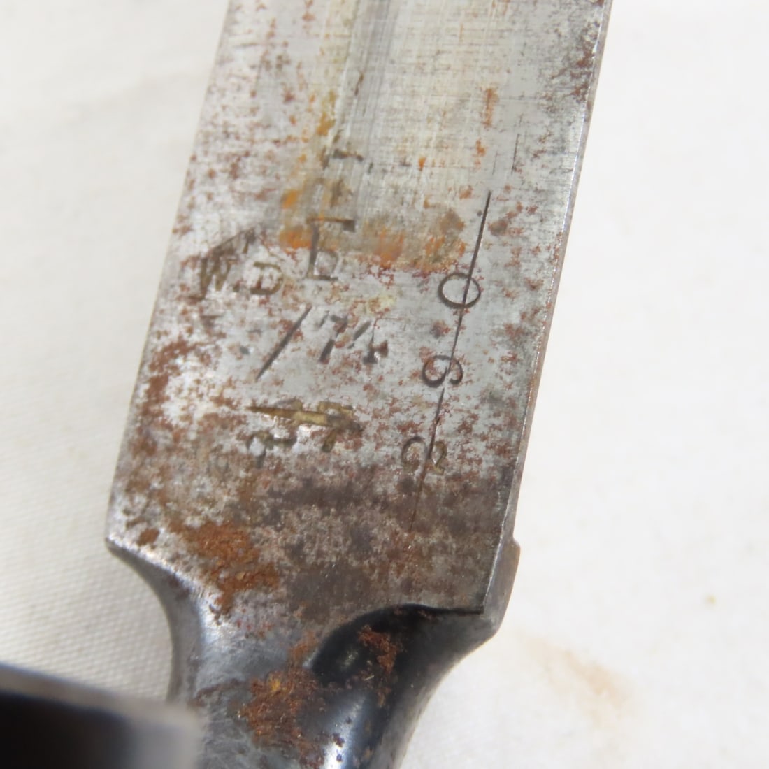 3 Vintage Socket Bayonets & 2 sheaths - 10