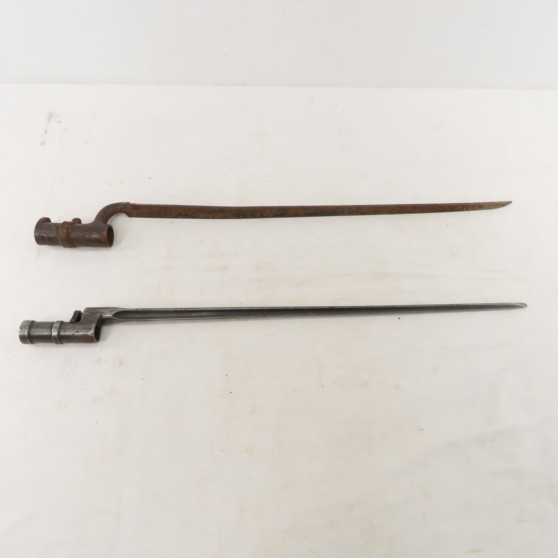 3 Vintage Socket Bayonets & 2 sheaths - 16