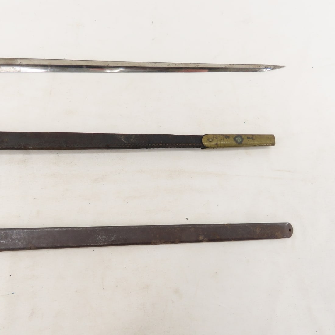 3 Vintage Socket Bayonets & 2 sheaths - 9