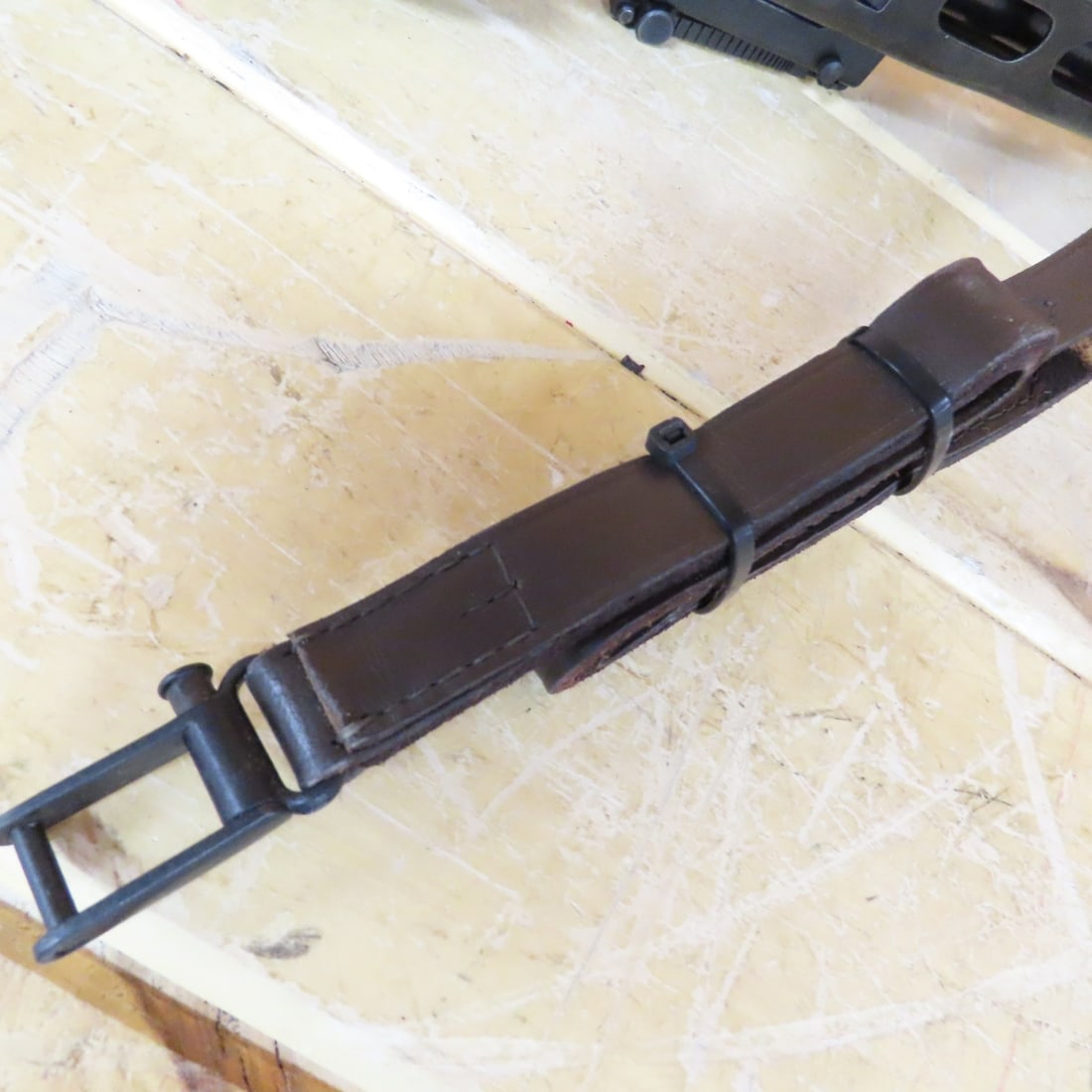 DISPLAY MG-42 German "Buzz-Saw" Machine Gun - 16