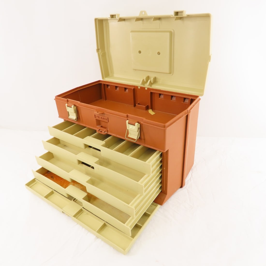 Thomas Retro Telephone, Plano Tackle Box & more - 9