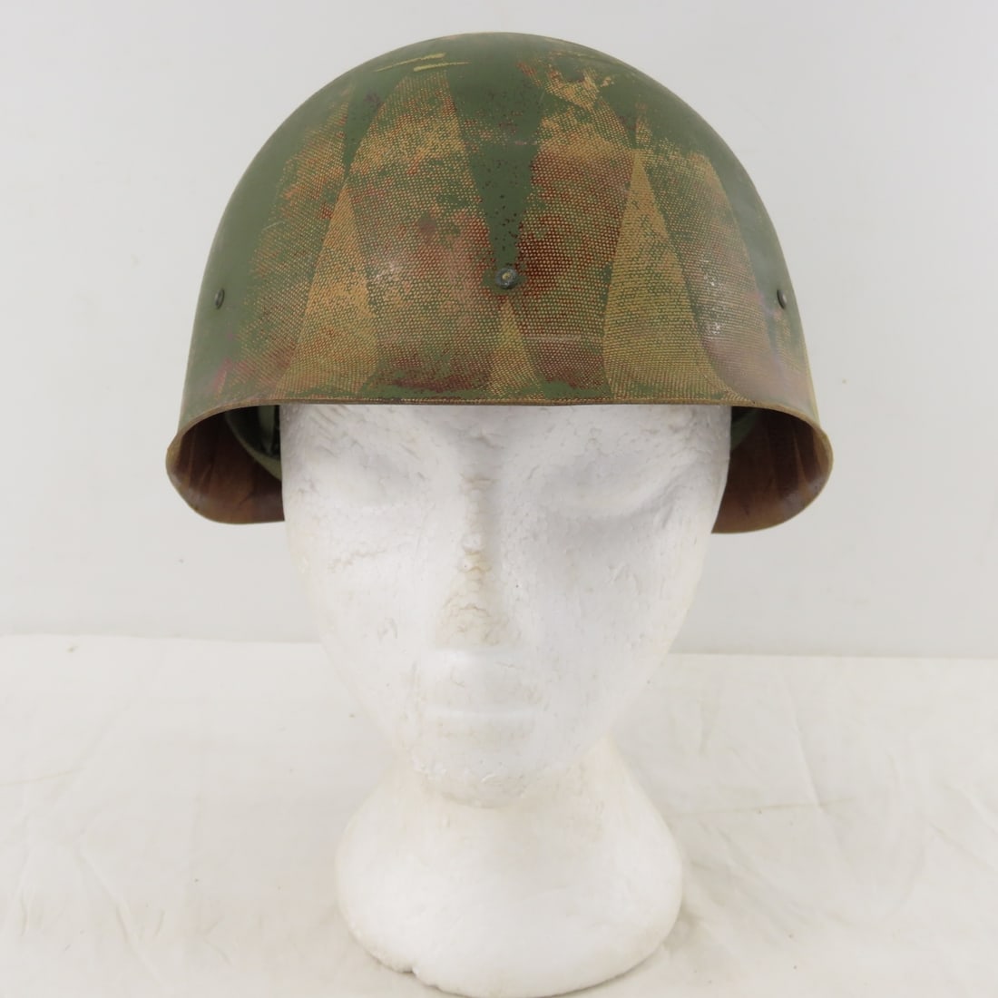 WWII M1 Combat Helmet Liner (1 of 7)