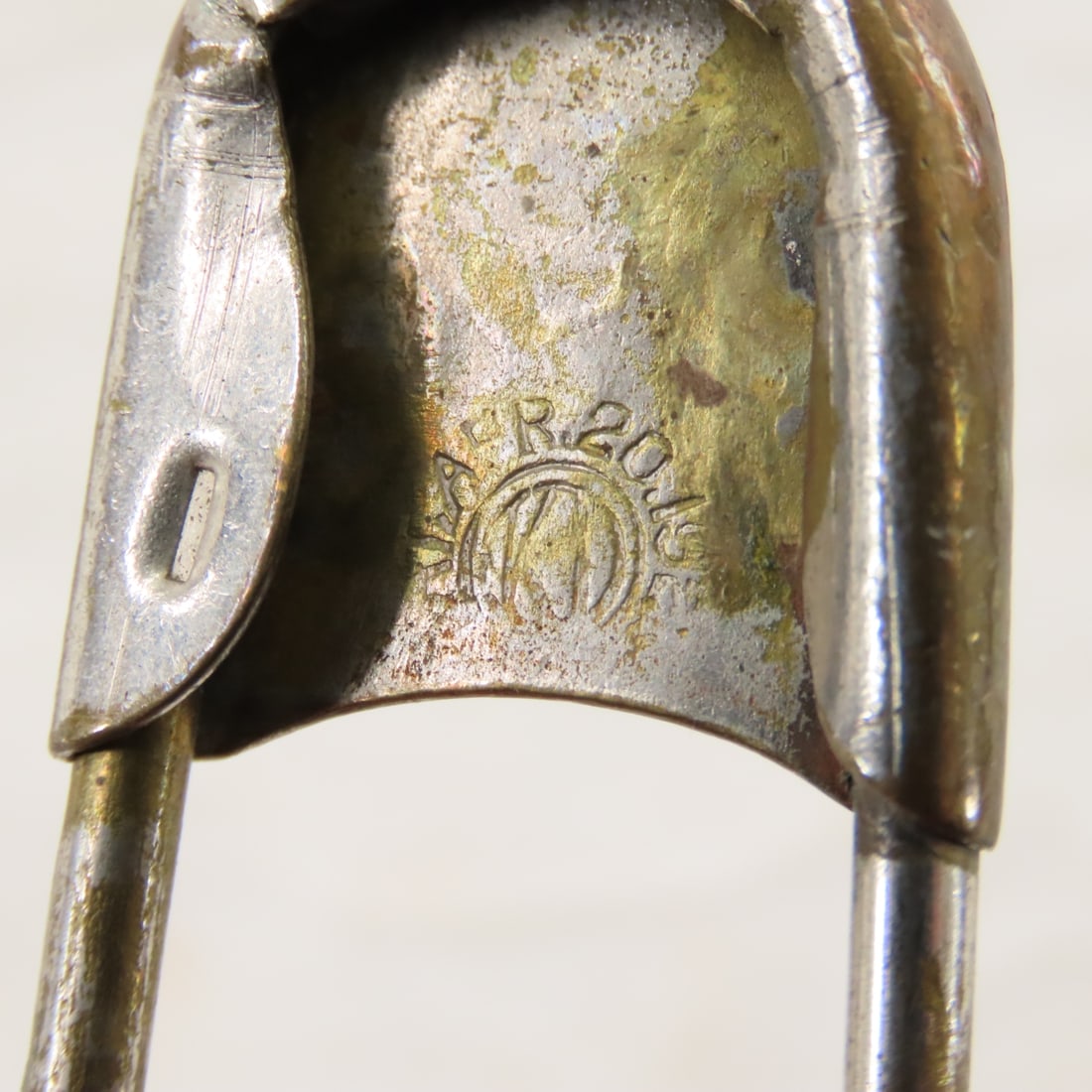 Vintage Keyes-Davis Army Laundry Pin Holder & Pins - 8