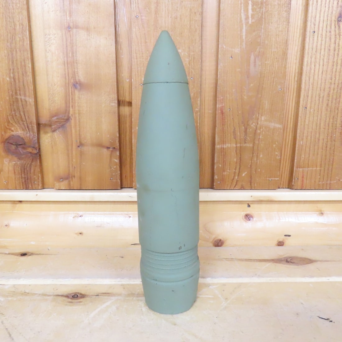 Display Inert Large Caliber Projectile (1 of 10)