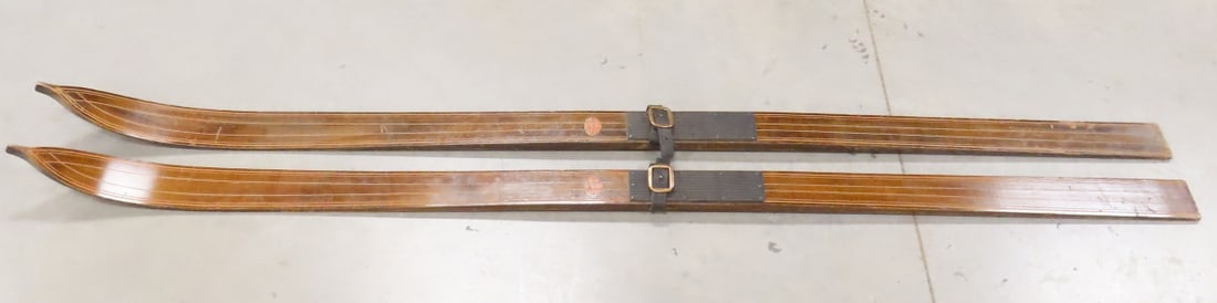 Antique Strand Wisconsin Wooden Downhill Skis (1 of 13)