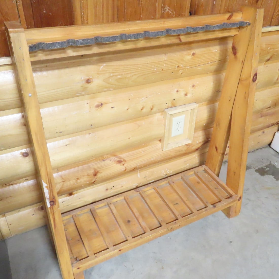 Unbranded Metal Gun Safe & Wood Gun Rack - 11