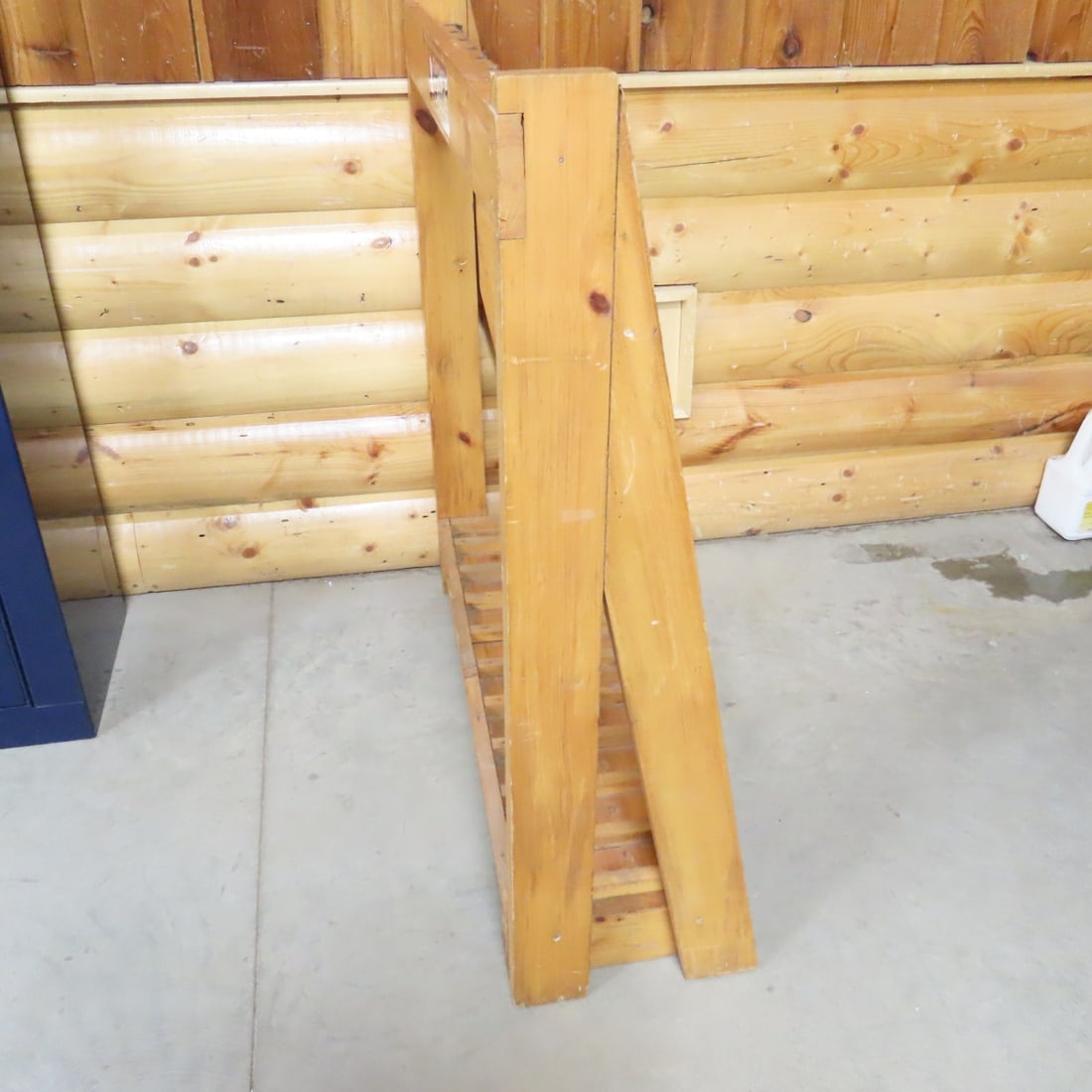 Unbranded Metal Gun Safe & Wood Gun Rack - 14