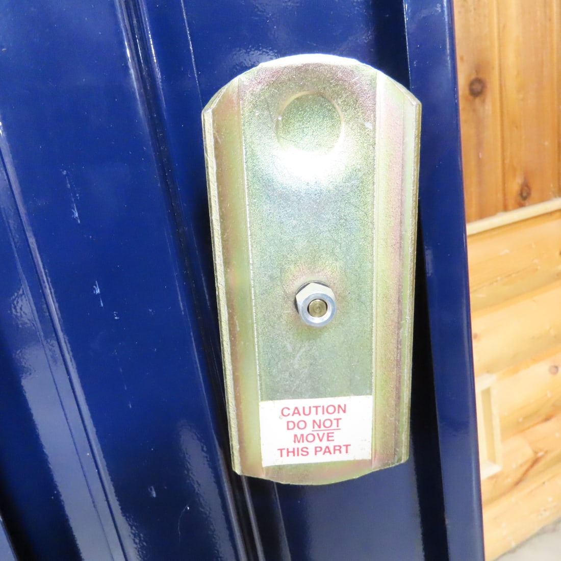 Unbranded Metal Gun Safe & Wood Gun Rack - 6