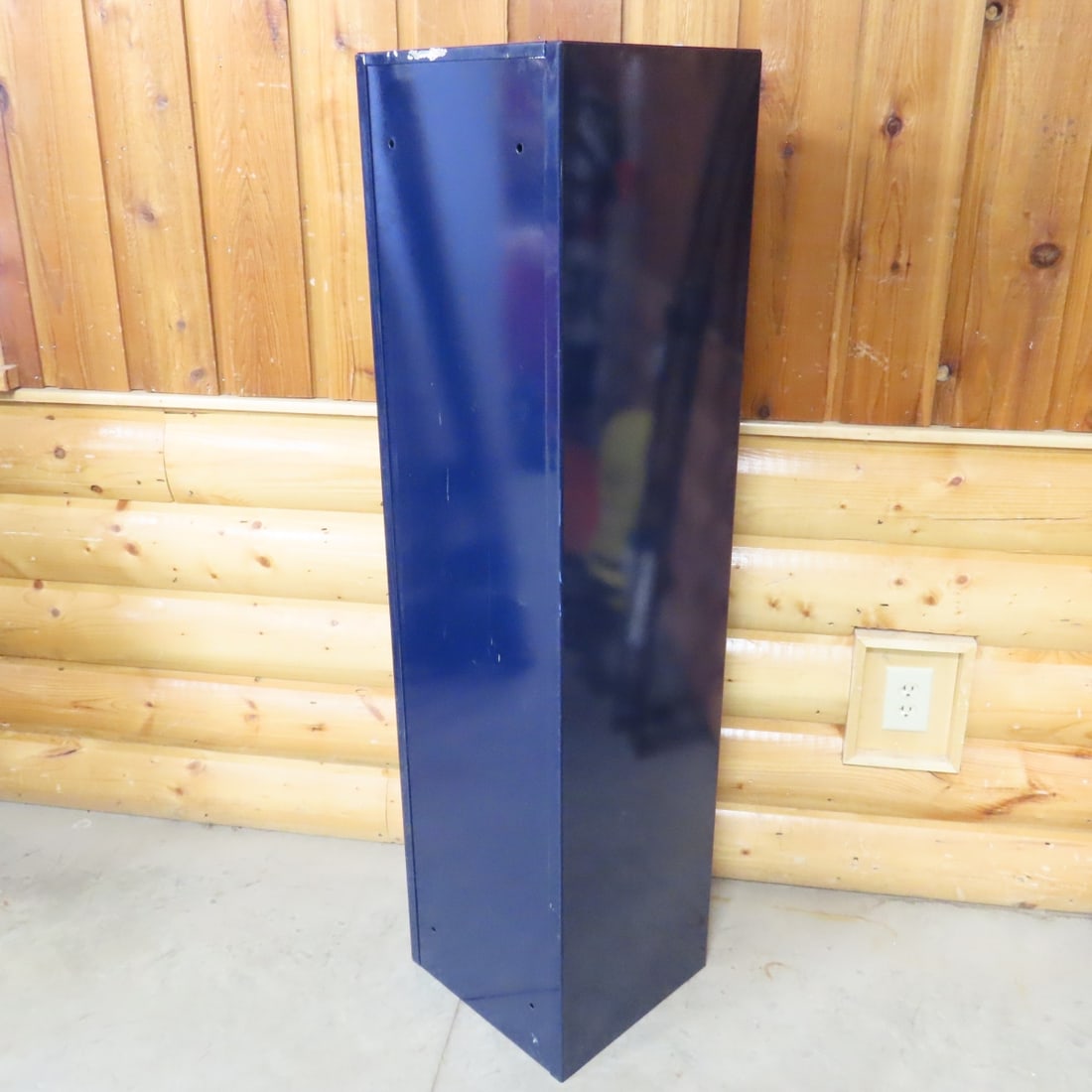 Unbranded Metal Gun Safe & Wood Gun Rack - 9