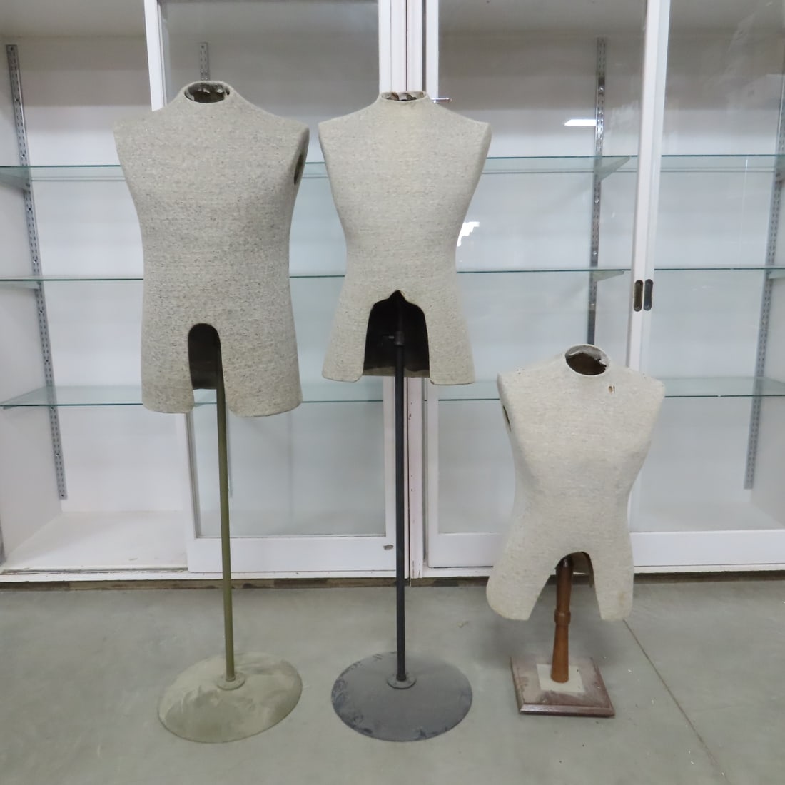 3 Dress Form Mannequins on Stands (1 of 18)