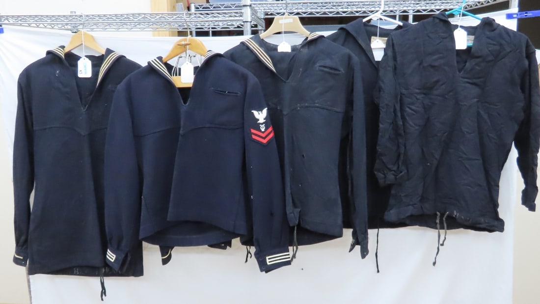 WWII US Navy Enlisted Dress Blue Wool Jumpers (1 of 20)