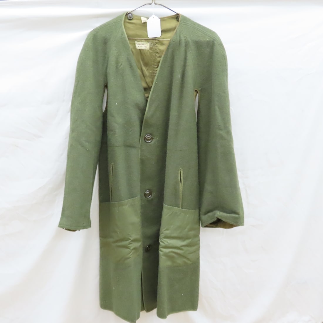 3 Vintage US Army Trench Coats, Quarpel & Olive - 12