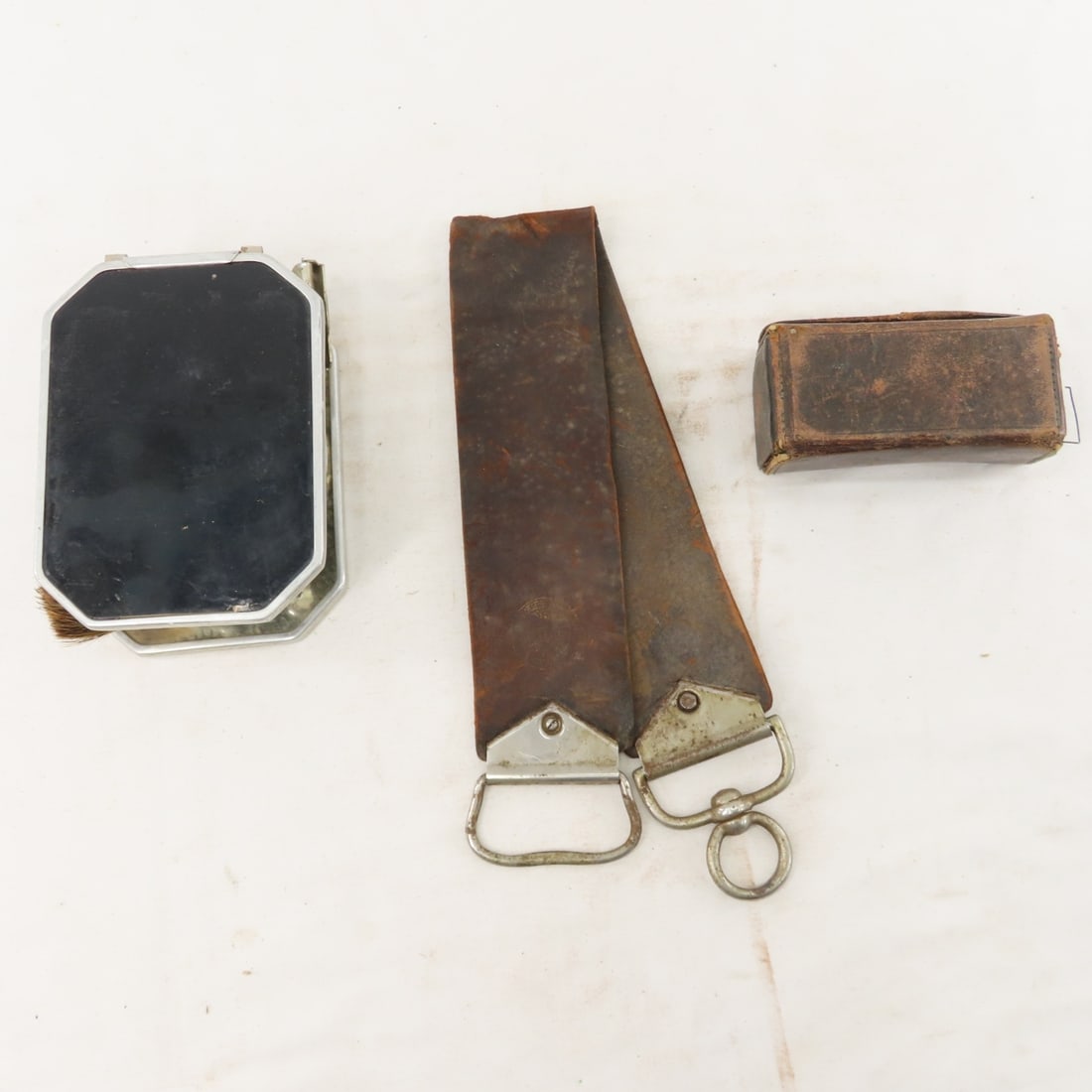 WWII US Military Toiletries, sewing kits, razors - 14