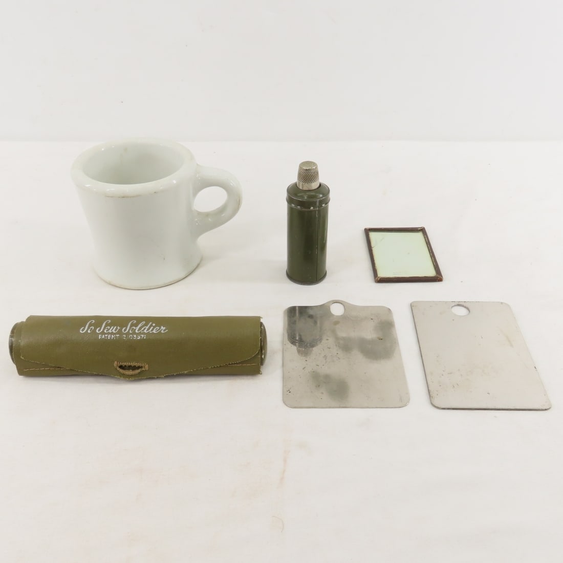 WWII US Military Toiletries, sewing kits, razors - 15