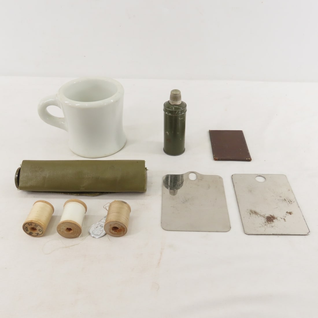 WWII US Military Toiletries, sewing kits, razors - 16