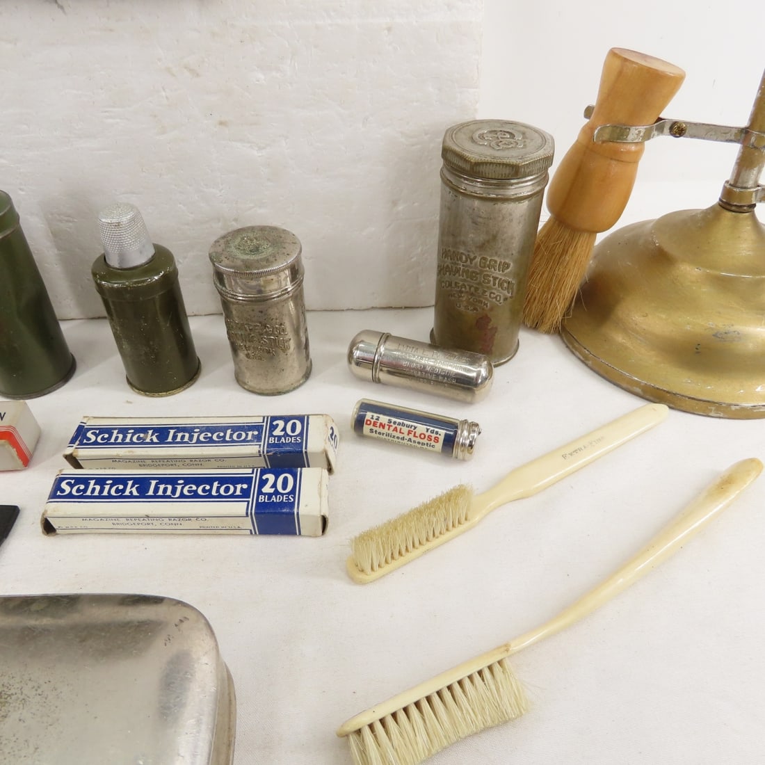 WWII US Military Toiletries, sewing kits, razors - 4