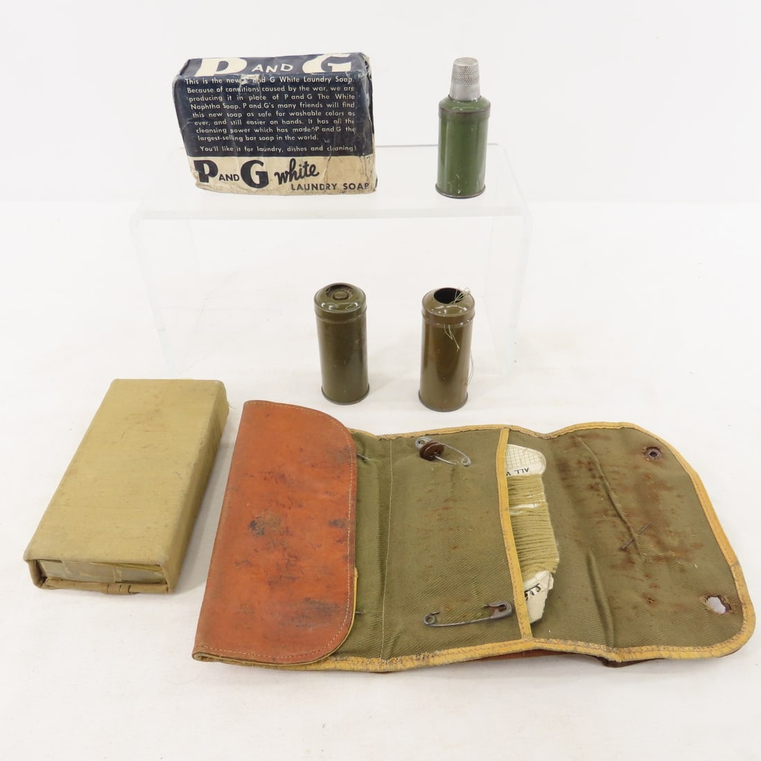 WWII US Military Toiletries, sewing kits, razors - 8