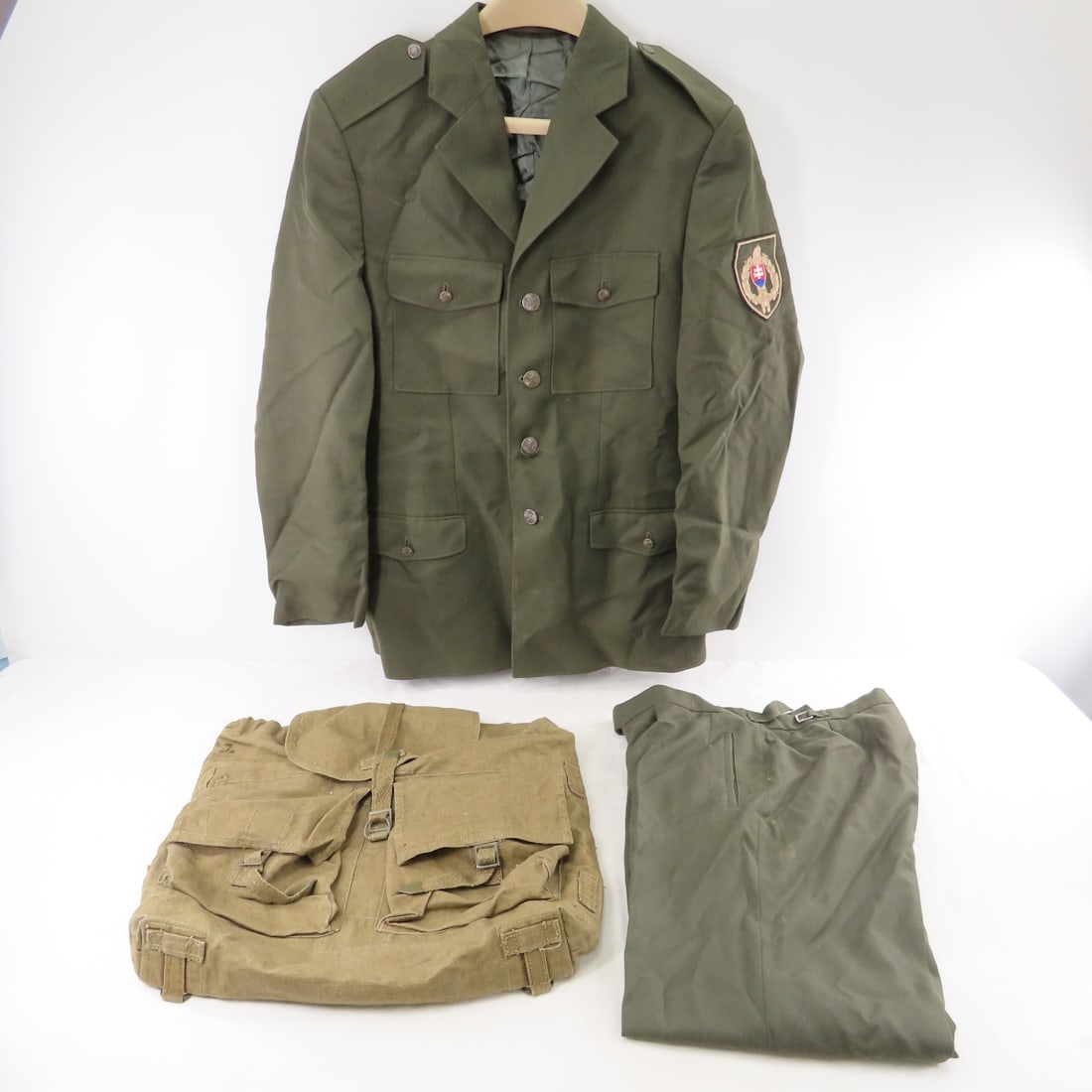 Vintage M98 Slovakian Army Dress Uniform (1 of 14)
