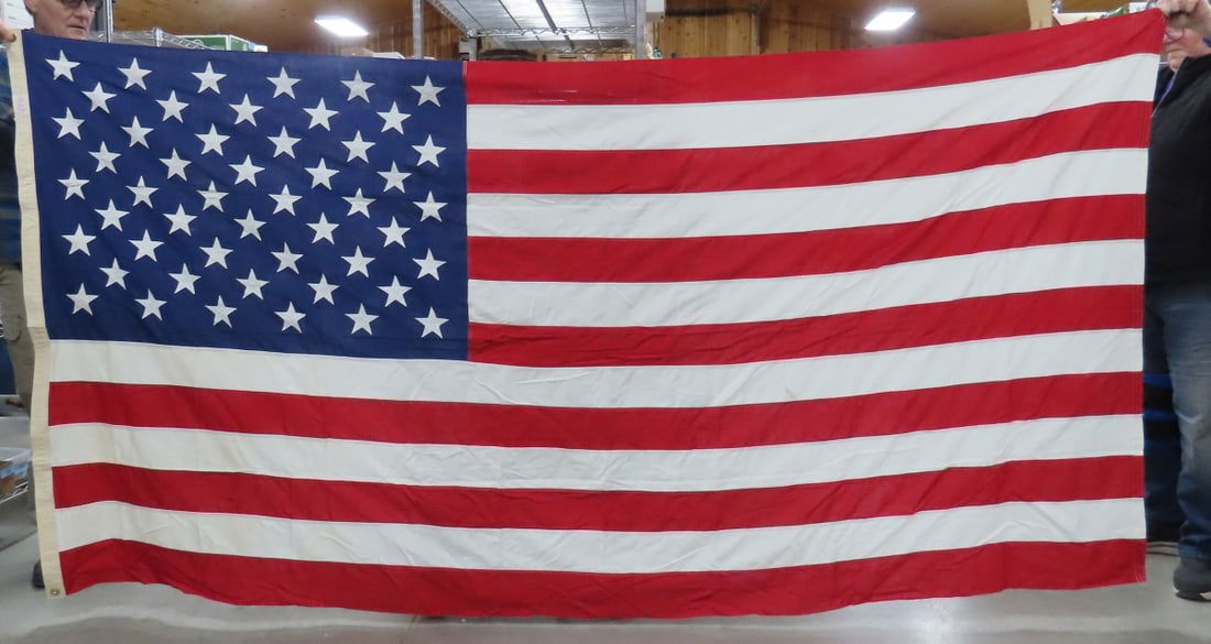 Valley Forge Cotton Sewn US Flag 112 x 56" (1 of 5)