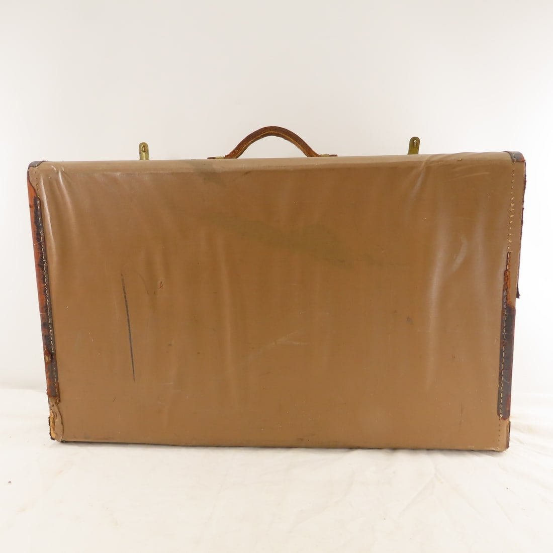 WWII Suitcase w/Soldiers Clothing & Other Items - 18