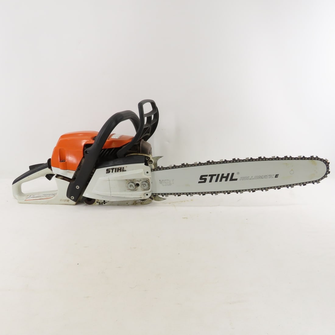 Stihl MS261C Chainsaw, new bar & chain, works - 5