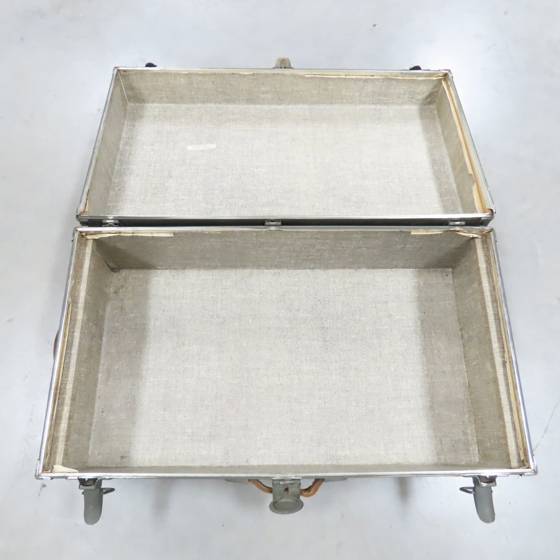 Trunk, Sleeping Bag, Pillow & Canvas Bag - 3