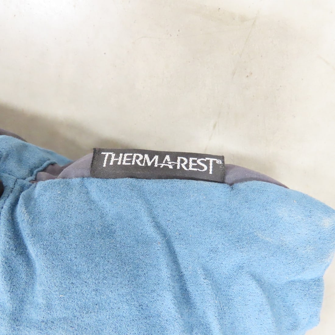 Trunk, Sleeping Bag, Pillow & Canvas Bag - 9