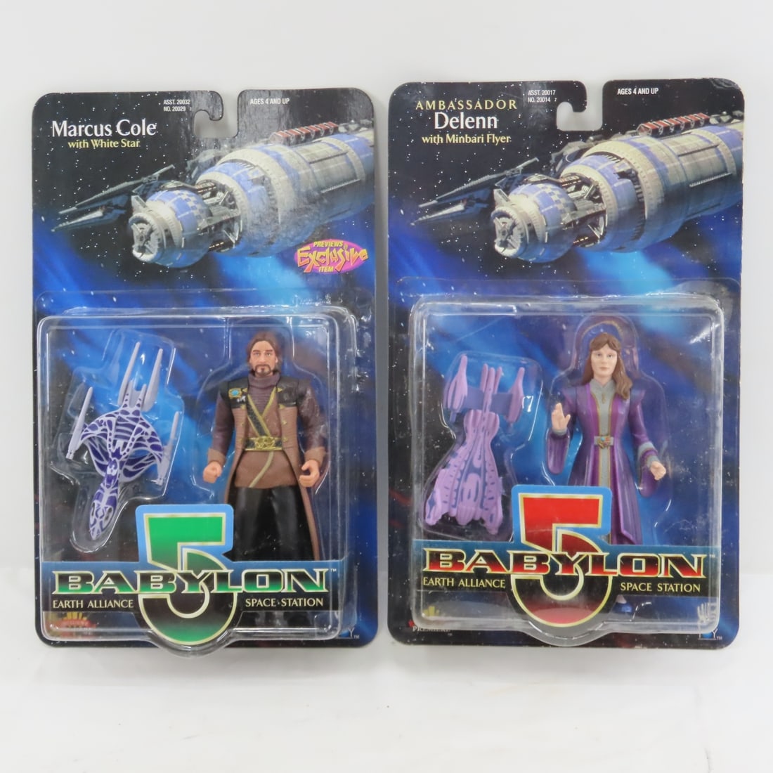 12 Babylon 5 Action Figures MOC - 10