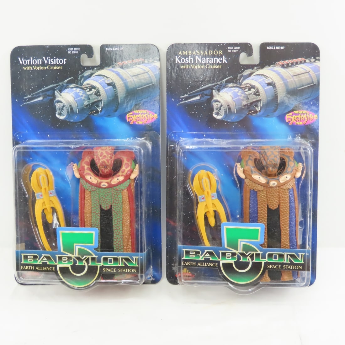 12 Babylon 5 Action Figures MOC - 2