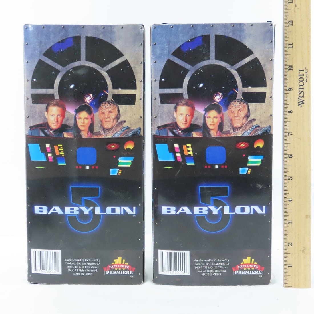 6 Babylon 5 LE Action Figures, keychains, & more - 3