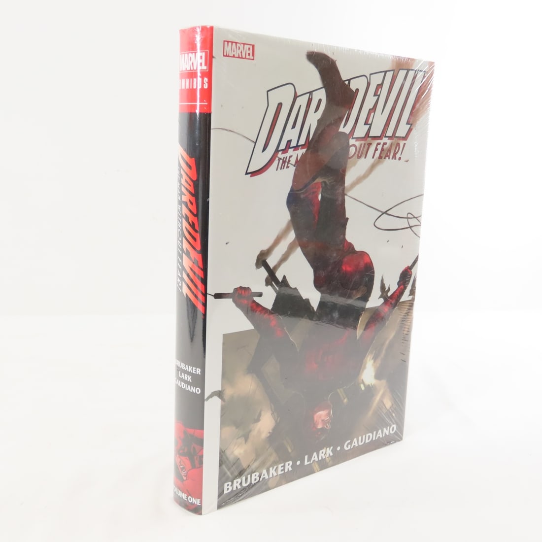 Marvel Omnibus Daredevil Vol 1 & 2 Brubaker HC - 2