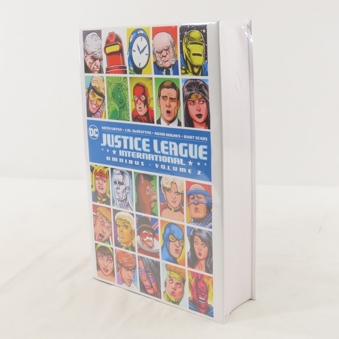 DC Justice League International Omnibus Vol 1 & 2 - 11