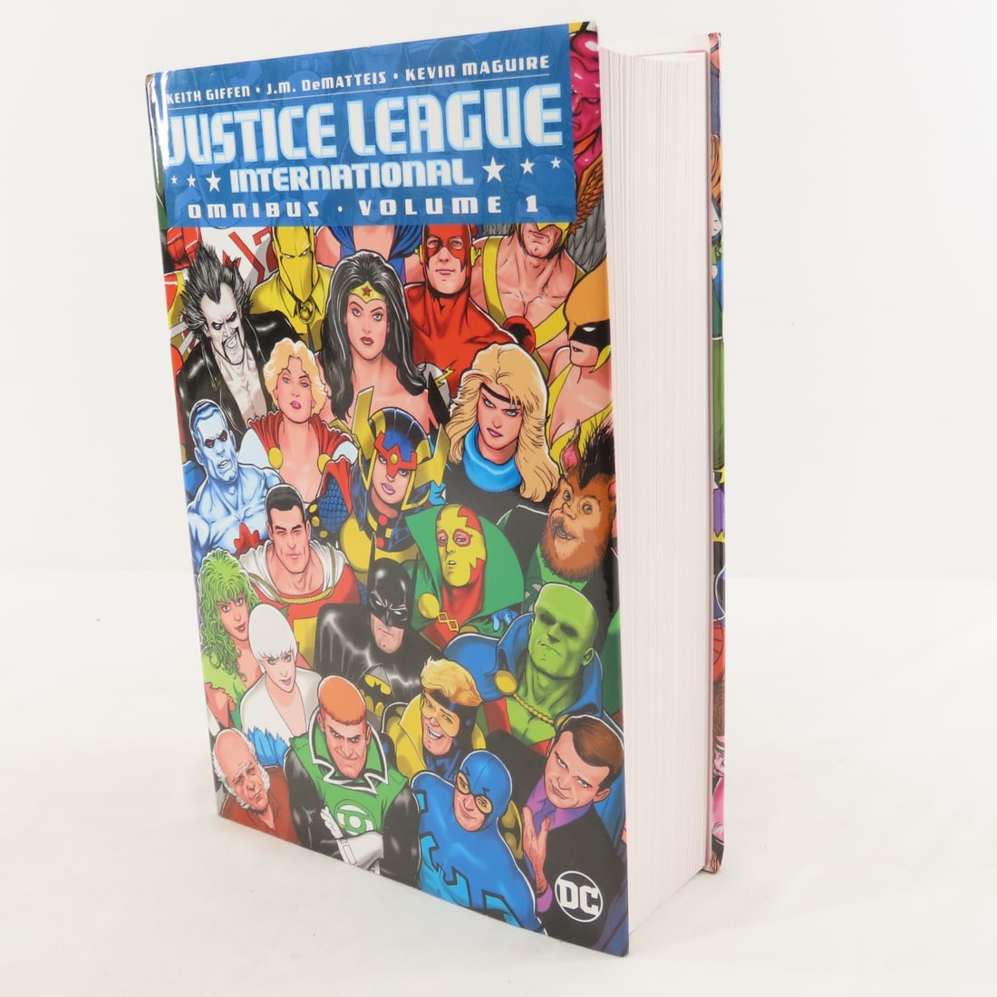 DC Justice League International Omnibus Vol 1 & 2 - 4